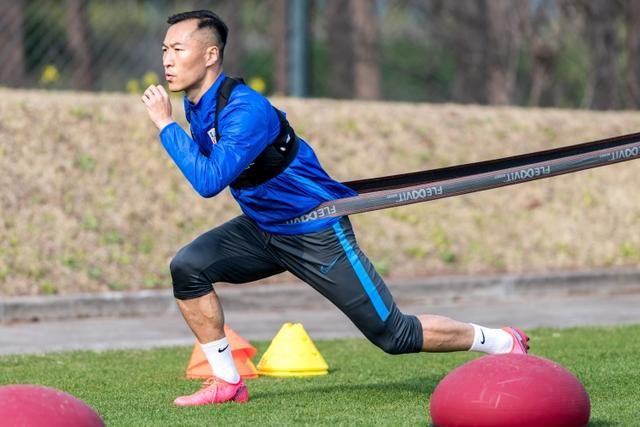 他说：“与那不勒斯的谈判是开放、轻松的。